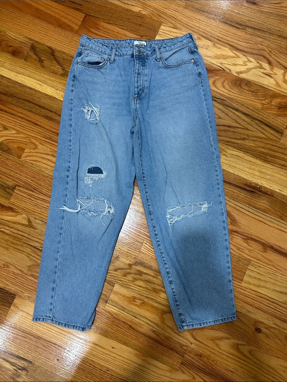 Forever 21 Light Blue Relaxed Distressed Men’s Jeans